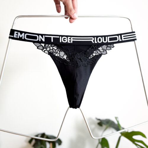 Novelty four (M)